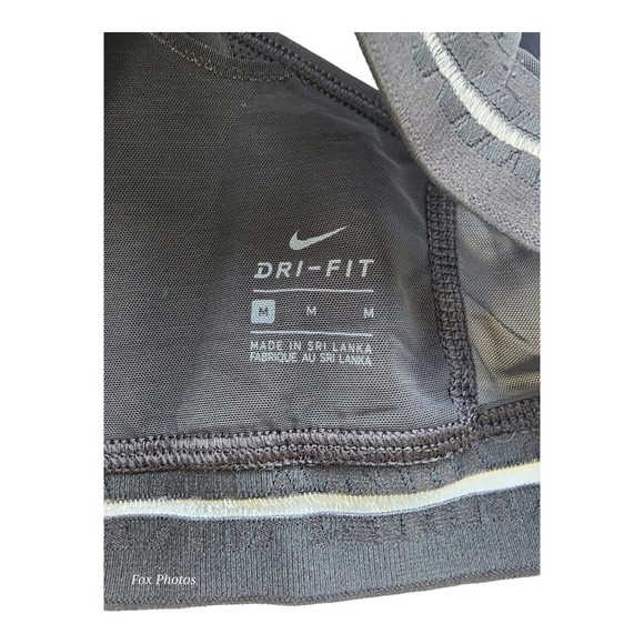 Nike Dri-Fit Women’s Sports Bra Mesh Front & Racerback Black Size Medium - Picture 5 of 5